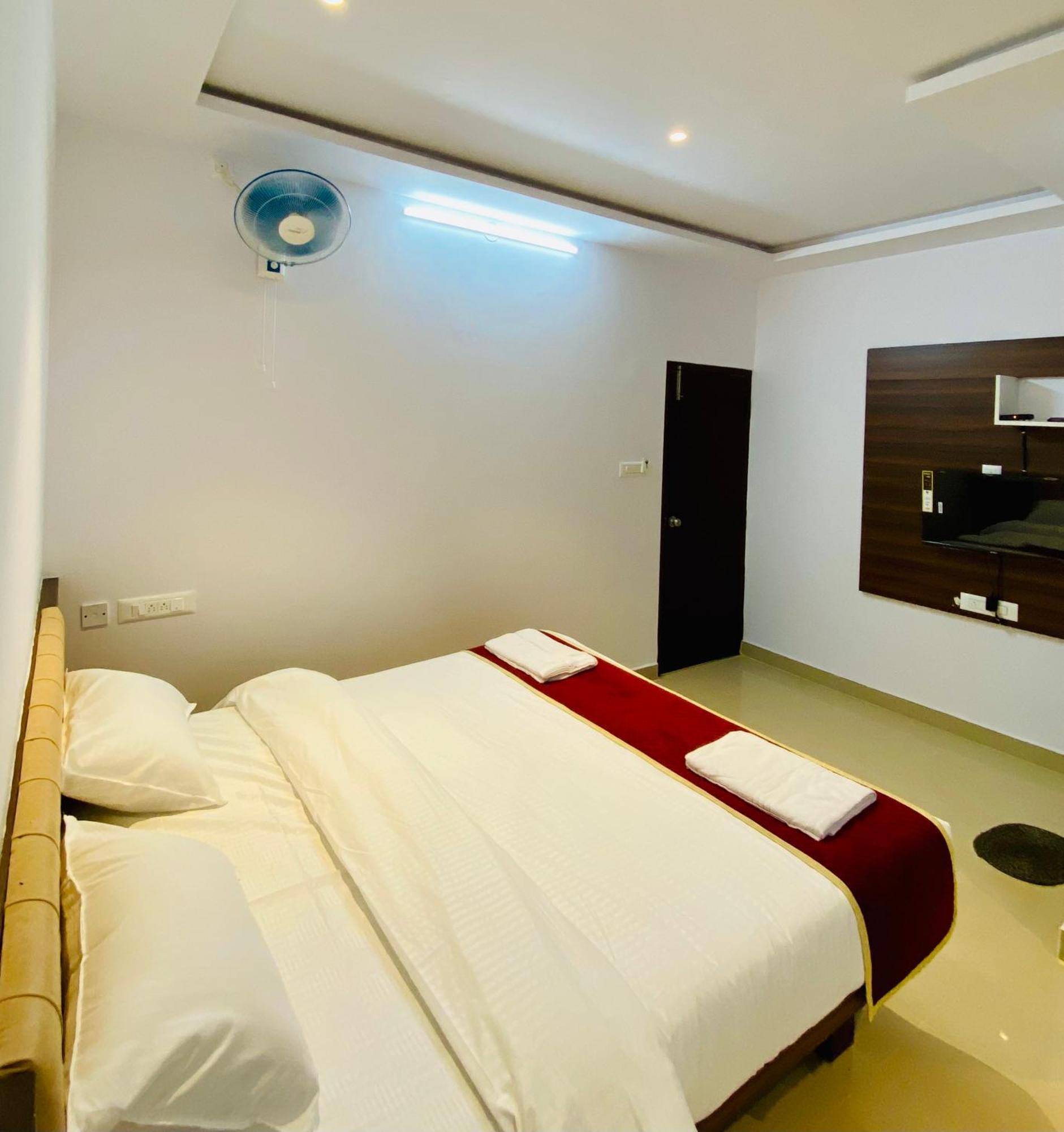 Tulips Inn Mysuru Exterior photo